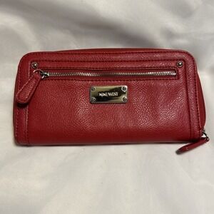 Nine West Red Wallet Zip Around Silver‎ Hardware